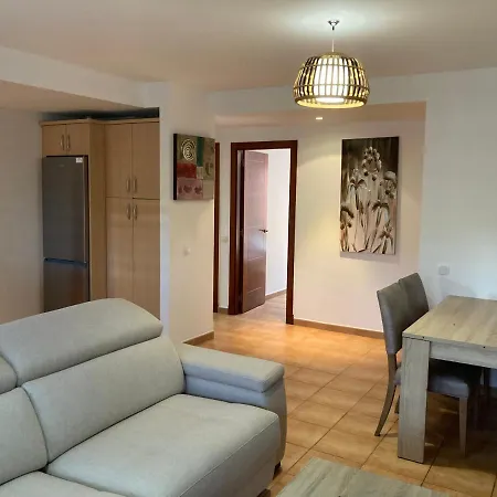 Casa Gaviota - Spacious Light 2-bedroom Apartment Corralejo